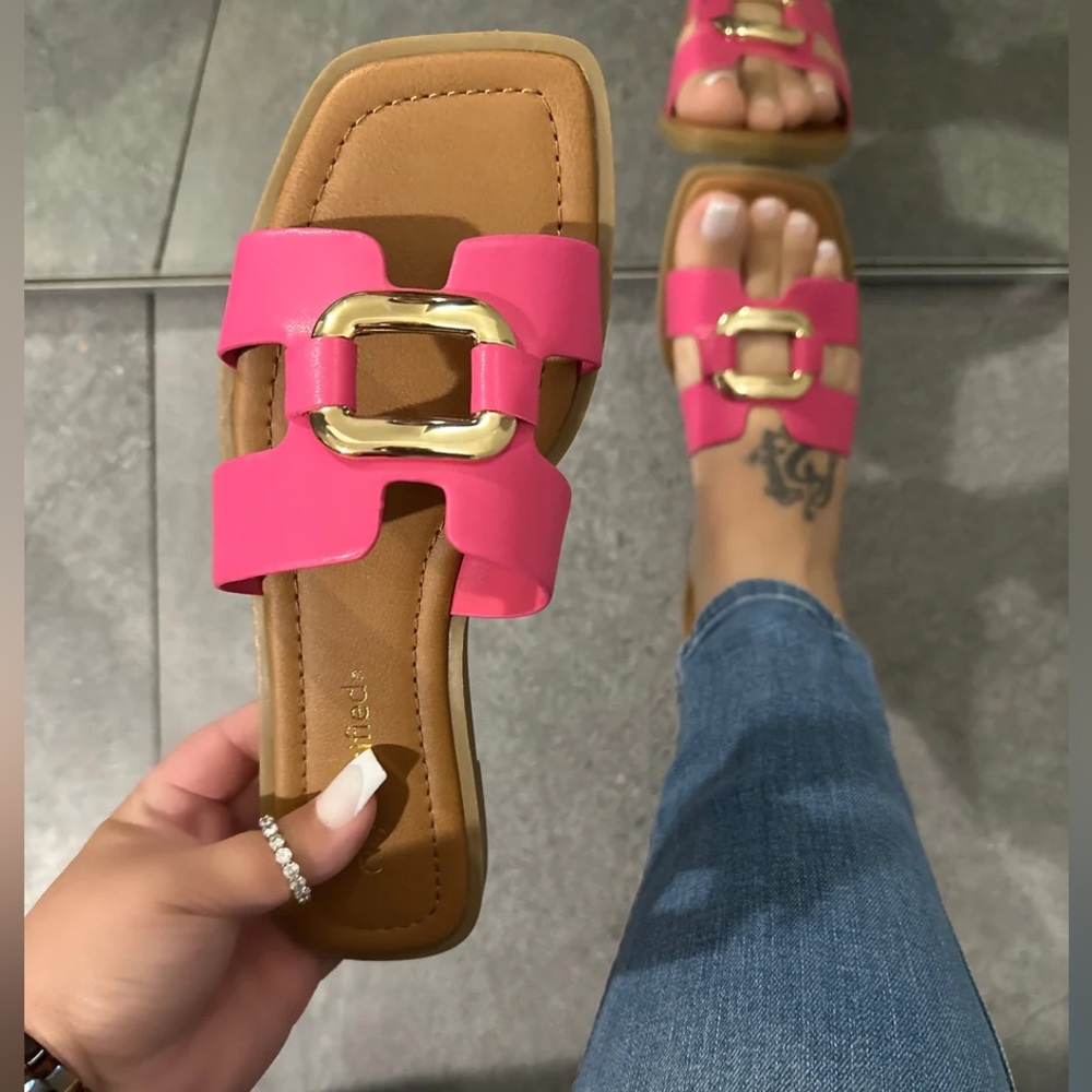 NEW! PINK SOFT PU H DESIGN WITH GOLD BUCKLE DETAIL SLID ON SANDAL *last pair*